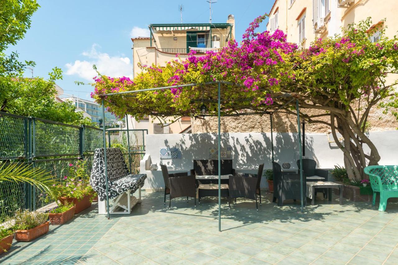 Villa Dei Sogni - Aparthotel Ischia Ponte エクステリア 写真