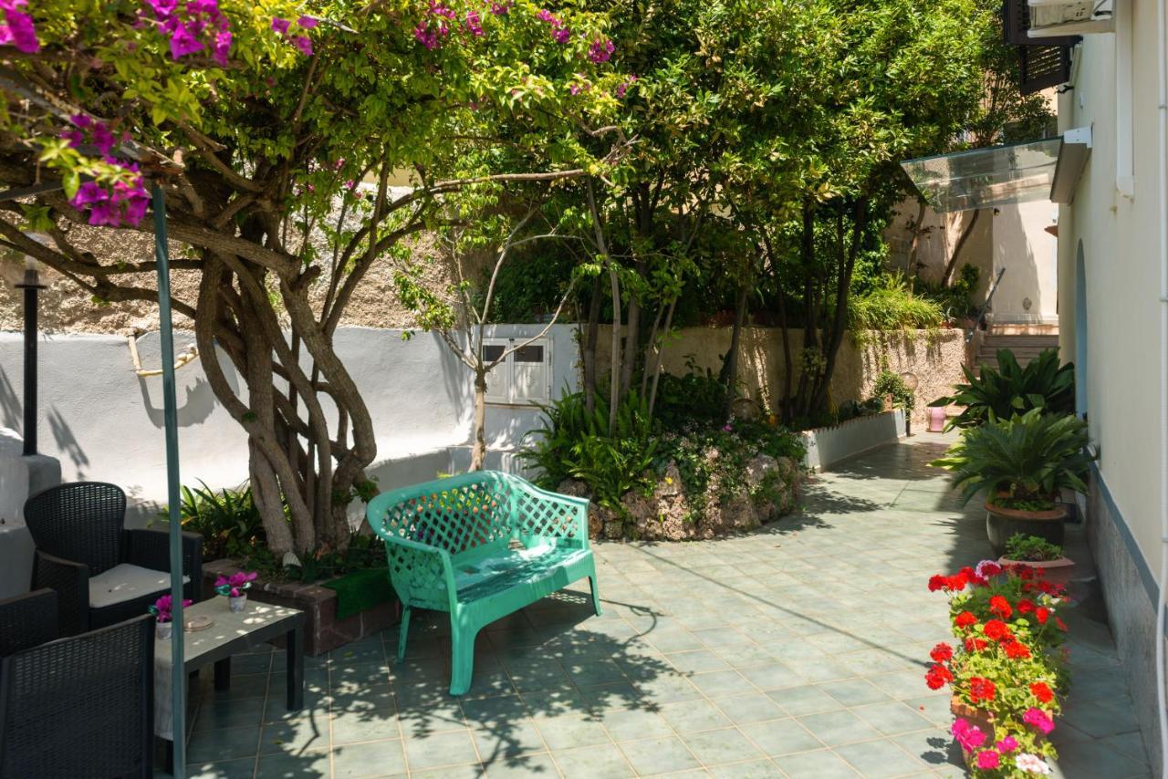 Villa Dei Sogni - Aparthotel Ischia Ponte エクステリア 写真